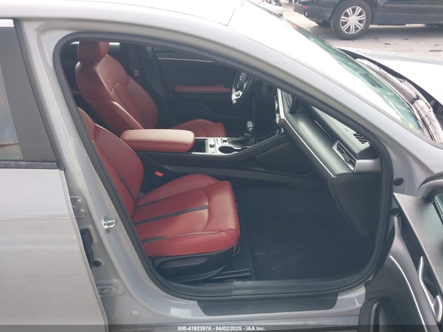 5XXG64J24PG194562 KIA K5 Gt-line
