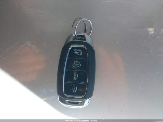 KM8K2CAA3JU082629 Hyundai Kona Sel