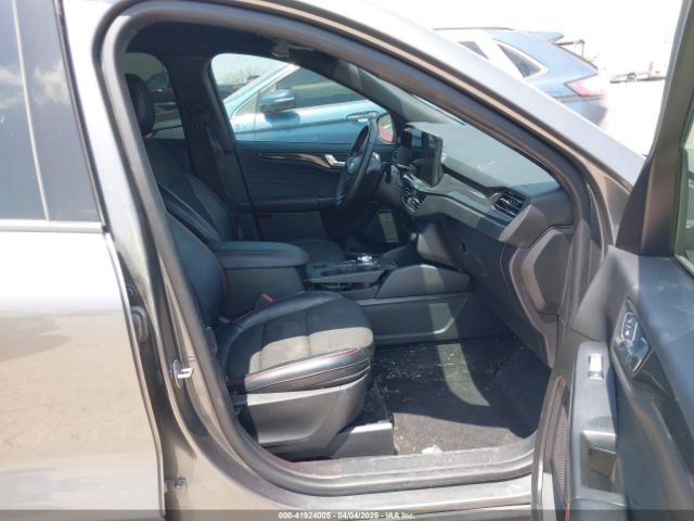 1FMCU0MN5PUB20415 Ford Escape St-line