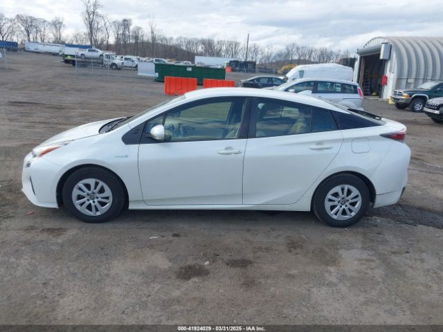 JTDKBRFU6G3003883 Toyota Prius Two