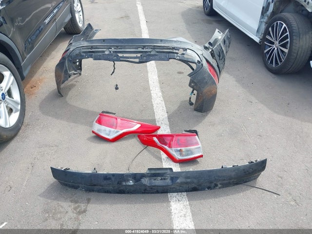 1FMCU0GX6GUB96173 Ford ESCAPE SE