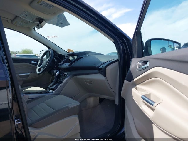 1FMCU0GX6GUB96173 Ford ESCAPE SE