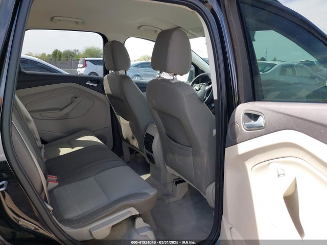 1FMCU0GX6GUB96173 Ford ESCAPE SE