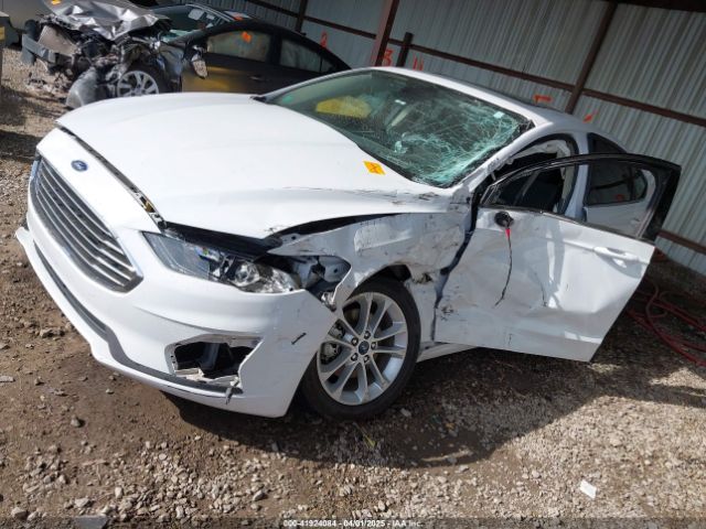 3FA6P0LU2KR182426 Ford Fusion Hybrid Se