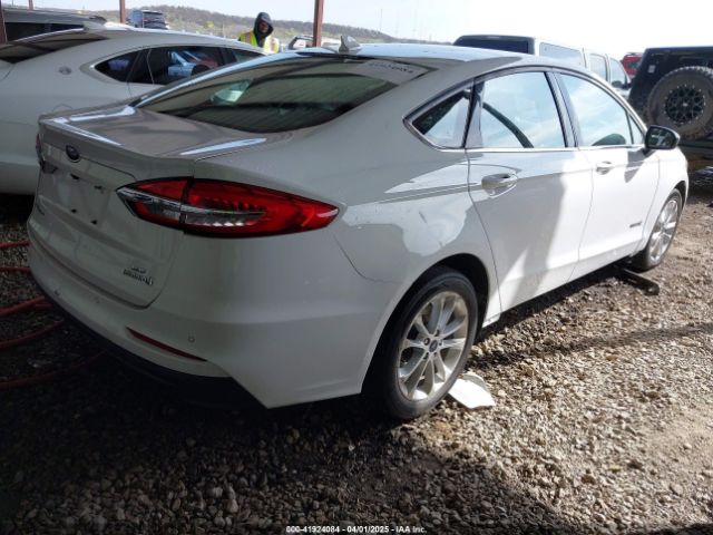 3FA6P0LU2KR182426 Ford Fusion Hybrid Se