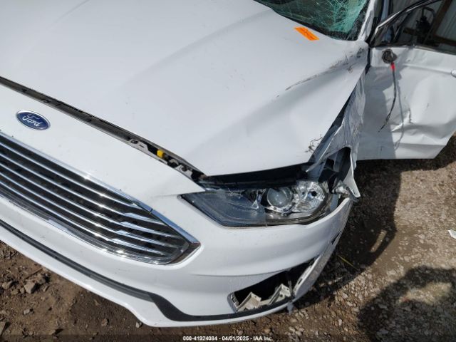 3FA6P0LU2KR182426 Ford Fusion Hybrid Se