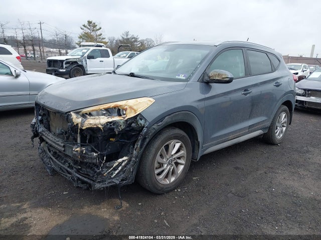 KM8J3CA40HU317405 Hyundai TUCSON SE