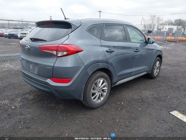 KM8J3CA40HU317405 Hyundai TUCSON SE