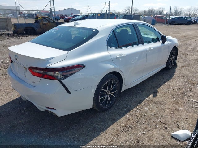 4T1G11AK6MU586134 Toyota CAMRY SE