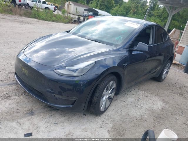 2024 TESLA MODEL Y 7SAYGDEE8RA229972 Photo 1