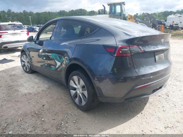 2024 TESLA MODEL Y 7SAYGDEE8RA229972 Photo 2