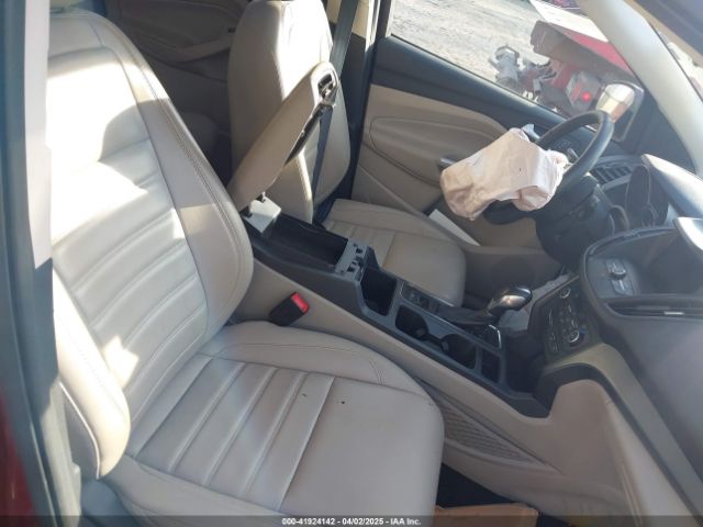 1FMCU0HD1KUB83960 Ford ESCAPE SEL