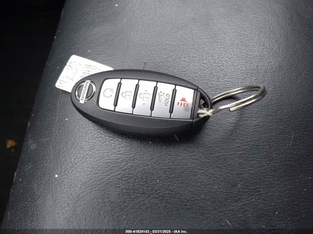 5N1DR2MM9JC621801 Nissan Pathfinder Sl