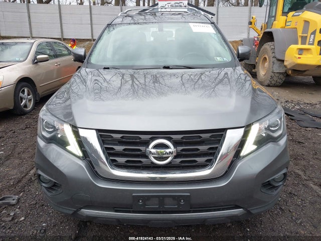 5N1DR2MM9JC621801 Nissan Pathfinder Sl