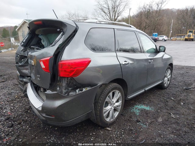5N1DR2MM9JC621801 Nissan Pathfinder Sl