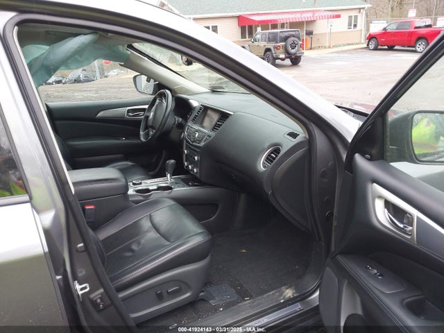 5N1DR2MM9JC621801 Nissan Pathfinder Sl