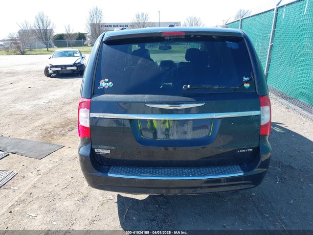 2C4RC1GG2FR529357 Chrysler Town & Country Limited Platinum