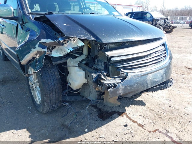 2C4RC1GG2FR529357 Chrysler Town & Country Limited Platinum