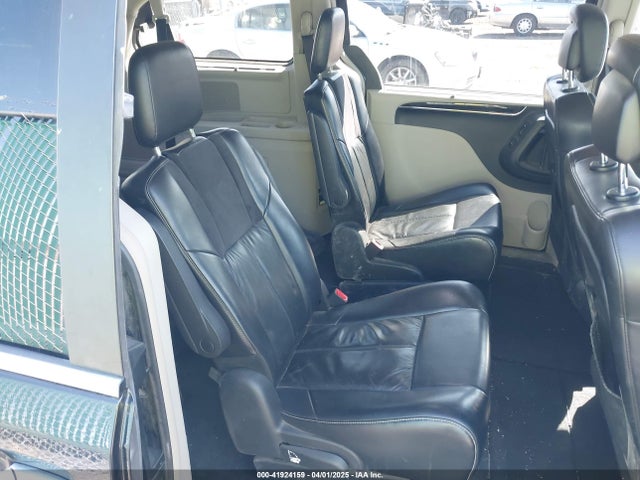 2C4RC1GG2FR529357 Chrysler Town & Country Limited Platinum