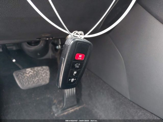 JTMC1RFV9MD070483 Toyota Rav4 Xle Premium