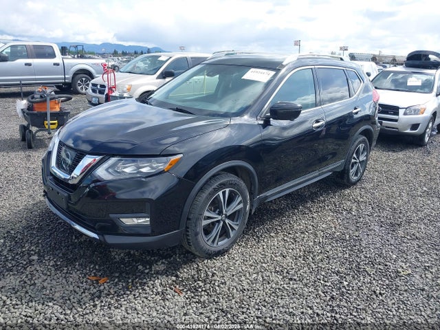5N1AT2MV9HC868890 Nissan Rogue Sl