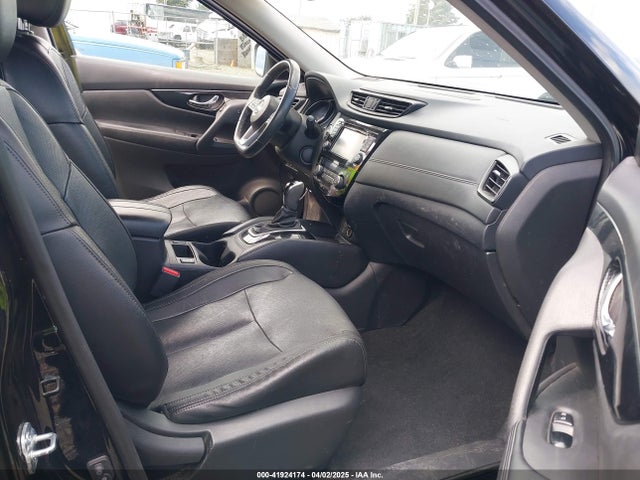 5N1AT2MV9HC868890 Nissan Rogue Sl