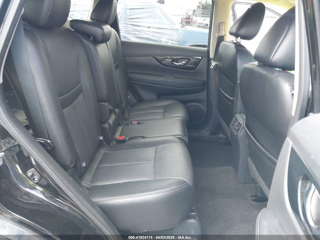 5N1AT2MV9HC868890 Nissan Rogue Sl