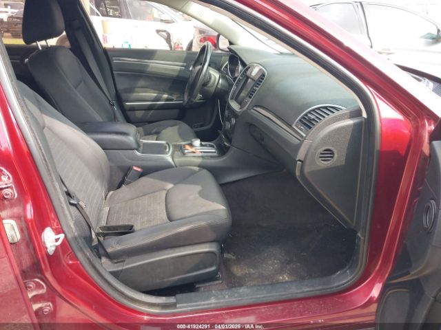 2018 CHRYSLER 300 2C3CCAAG1JH279045 Photo 4