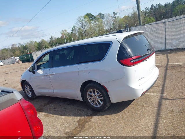 Chrysler Pacifica Touring L 2023 2C4RC1BG5PR550650 Image 15