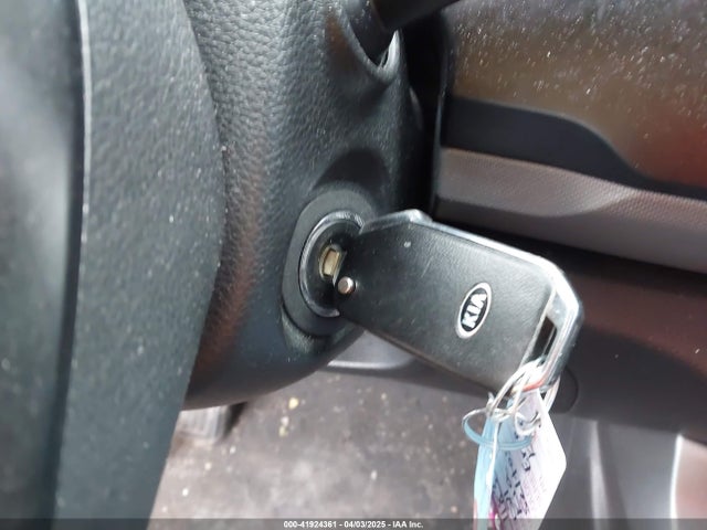 KNDEPCAA0M7116645 KIA Seltos Lx