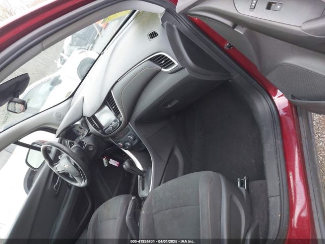 3GNCJNSB9HL132735 Chevrolet TRAX LS