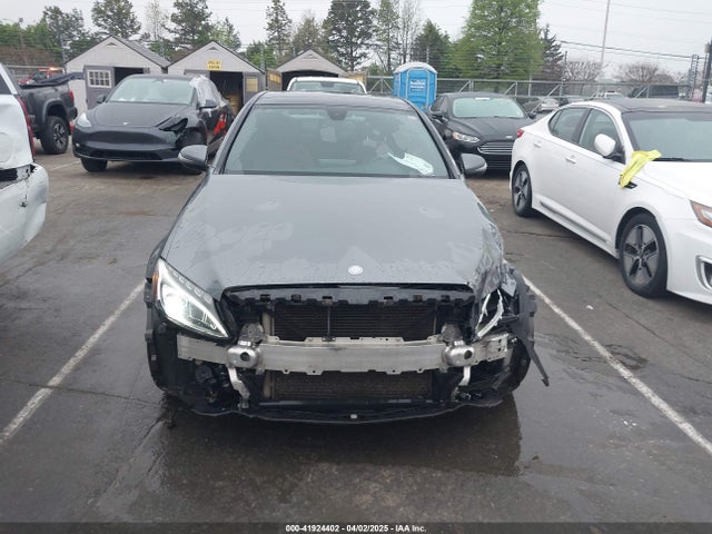 55SWF4JB8HU230686 Mercedes-Benz C 300 Luxury/sport