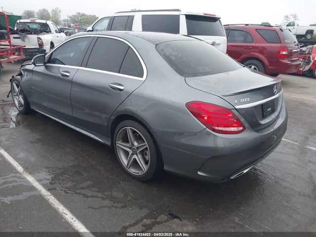 55SWF4JB8HU230686 Mercedes-Benz C 300 Luxury/sport