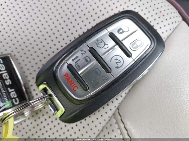 2020 CHRYSLER PACIFICA 2C4RC1GG0LR275546 Photo 10