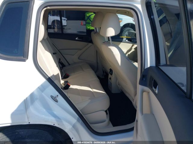 WVGAV7AX2HK004038 Volkswagen Tiguan 2.0t/2.0t S