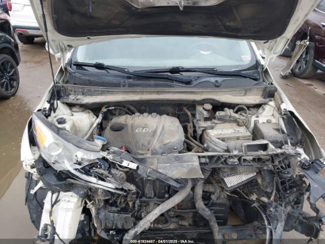 KNDPCCAC5E7575712 KIA Sportage Ex