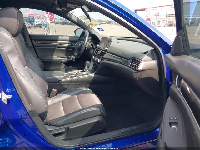 1HGCV1F32JA180102 Honda Accord Sport
