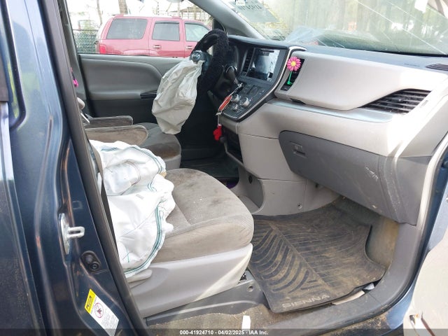 5TDZZ3DC3HS837529 Toyota Sienna L 7 Passenger
