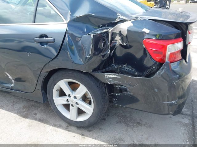 4T1BF1FKXEU385715 Toyota CAMRY SE