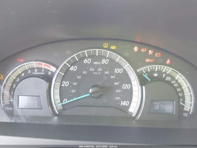 4T1BF1FKXEU385715 Toyota CAMRY SE