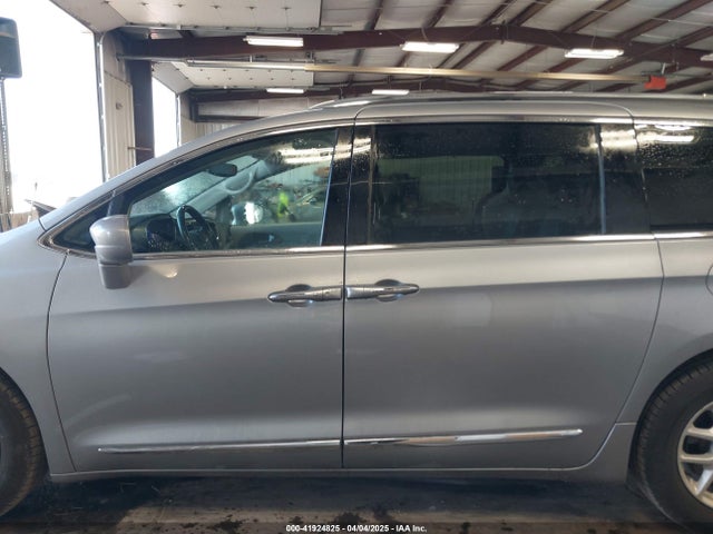 2C4RC1BG1LR123976 Chrysler Pacifica Touring L