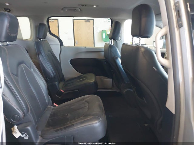 2C4RC1BG1LR123976 Chrysler Pacifica Touring L