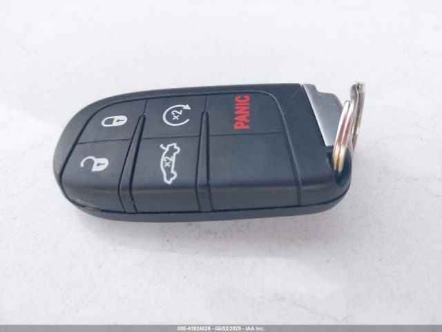 2019 CHRYSLER 300 2C3CCAGG3KH682596 Photo 10