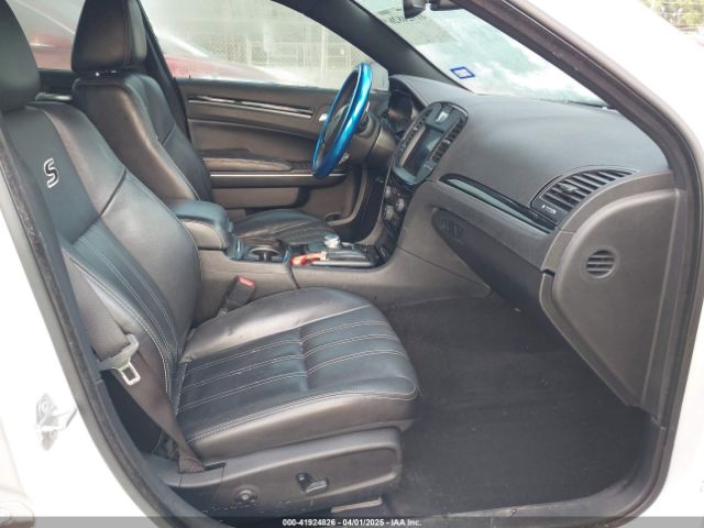 2019 CHRYSLER 300 2C3CCAGG3KH682596 Photo 4