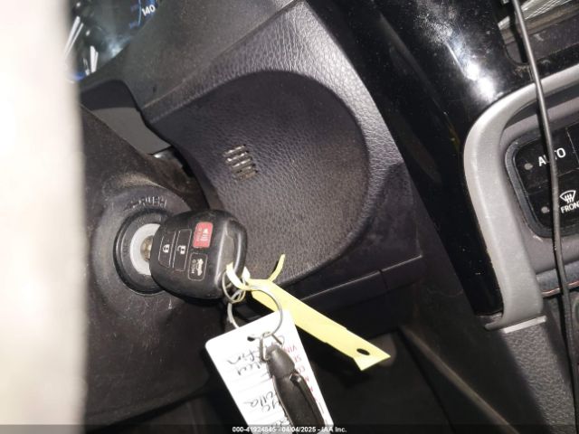 2T1BURHE4HC867517 Toyota COROLLA SE