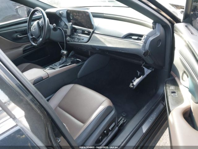58ADA1C10PU026937 Lexus ES 300H