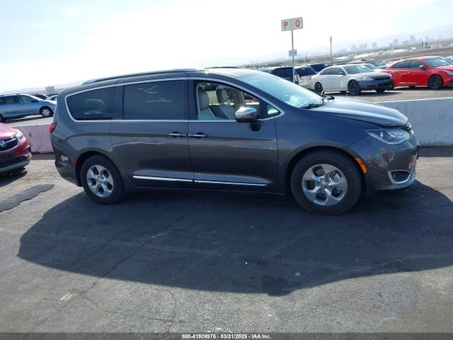 Chrysler Pacifica Hybrid Limited 2018 2C4RC1N71JR229563 Image 13