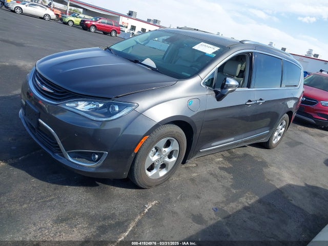 Chrysler Pacifica Hybrid Limited 2018 2C4RC1N71JR229563 Image 2