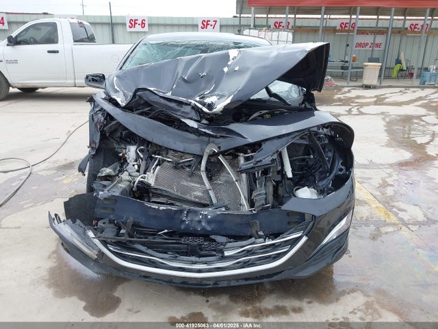1G1ZB5ST4NF205453 Chevrolet Malibu Fwd Ls