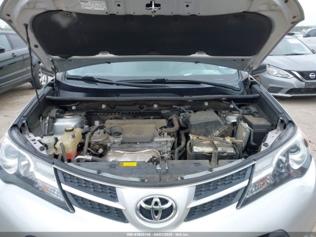 2T3ZFREV6EW126395 Toyota RAV4 LE